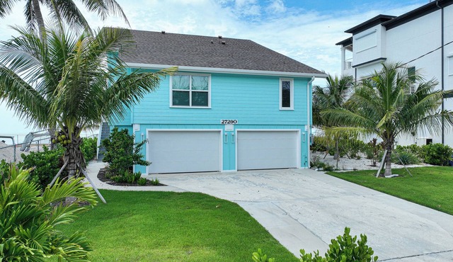 Sunset Beachfront Luxury – 4BR/4.5BA+Loft, Fresh Coastal Design & Elevator