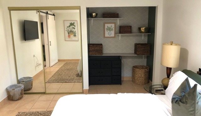 Sweet location - 8 mins to beach, airport, hospitals, downtown