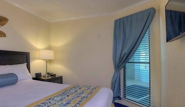 Tampa Bay Waterfront Escape with Heated Pool, Beach Volleyball & Dining