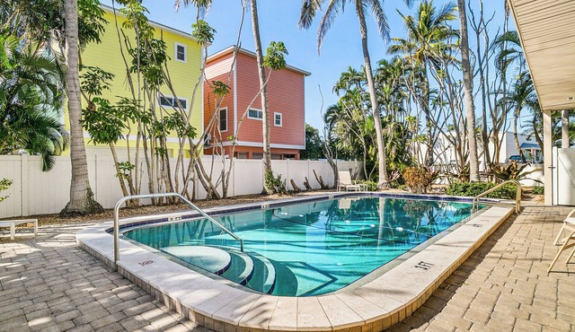 Terrace Condo 6 · 3 Balconies · 300 Yds Beach
