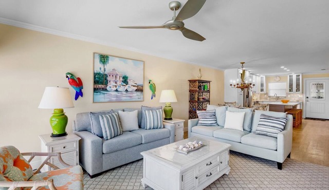 The Beach Retreat at Siesta Key Fully-Equipped 2br/2ba Premium Boutique Condo!