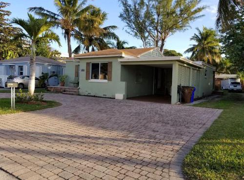 The Best location in Deerfield Beach.