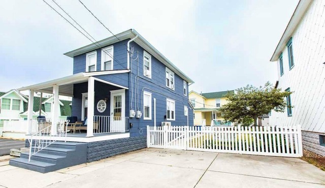 The Blue Fig, 1.5 Blocks to Beach and Boardwalk, Fenced-in yard, Parking