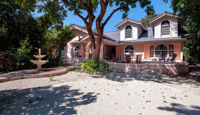 The Coral House - Bayside Retreat for 6-8 guests