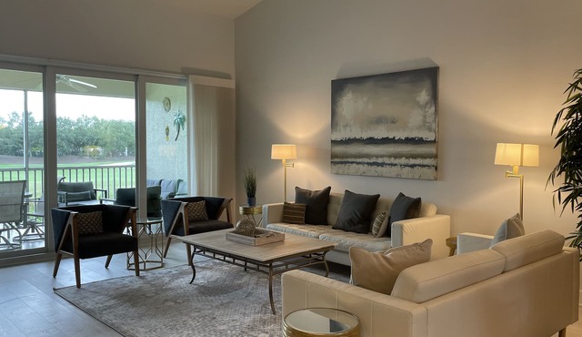 "The Hidden Gem" in Spring Run offers golf, tennis, pool & restaurants!
