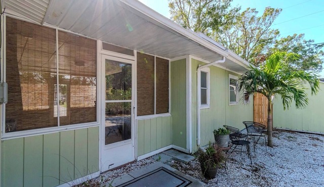 The Little Largo Cabin - 30 Day Minimum Stay