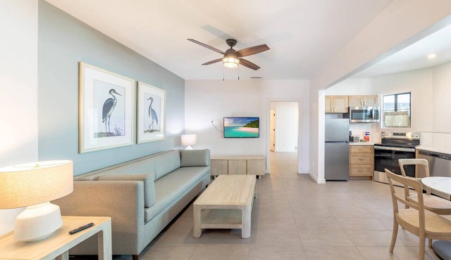 The Palmetto Inn - Grouper - King 1 Bdrm with Full Kitchen