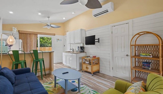 The Palms Cottage Three- A Green Haven on Sanibel's East End