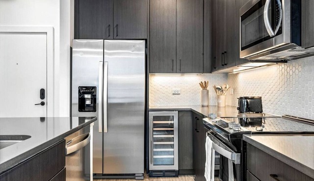 The Perfect 2BD in Channelside District!