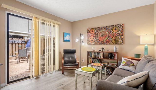 The Perfect Blend of Comfort and Convenience, steps from the Beach-Porcher 2 in Myrtle Beach