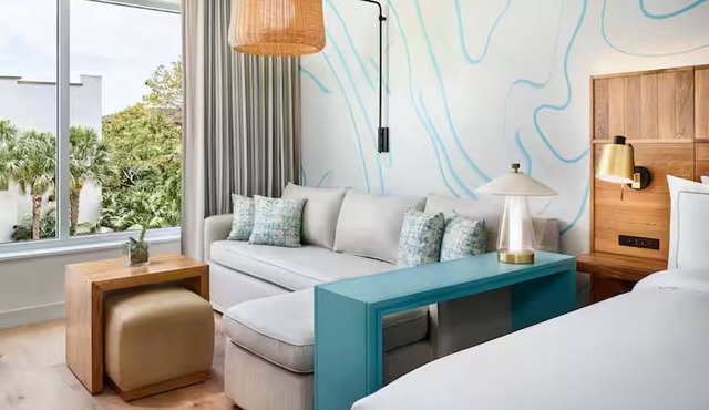 The Perfect Place to Relax and Recharge! Outdoor Pool, Beach, Pets Allowed!