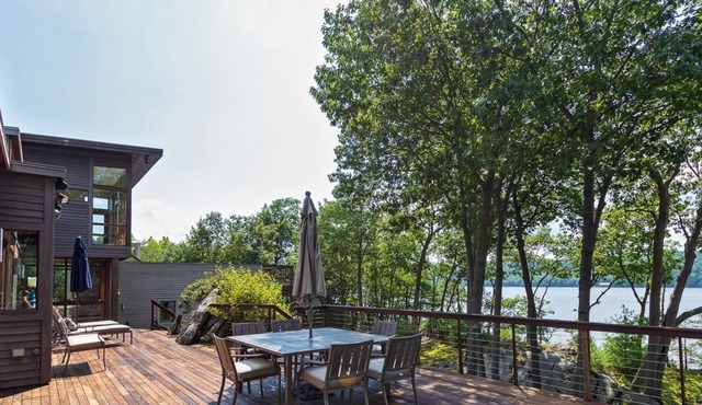 The Poppinga Lodge on the Hudson