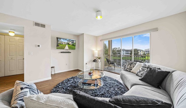 The Urban Oasis – Serene Views!