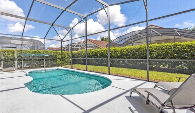 Themed 4 bed house, private pool Close to Disney