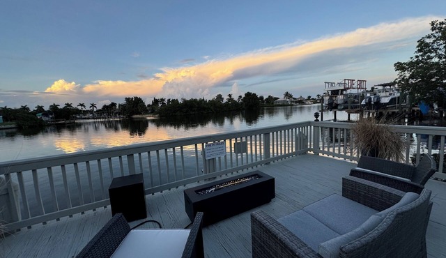 Top Location-10 Min From Beach-BBQ-Water Front