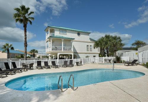 Tranquil Beach & Hot Tub & Pool Getaway