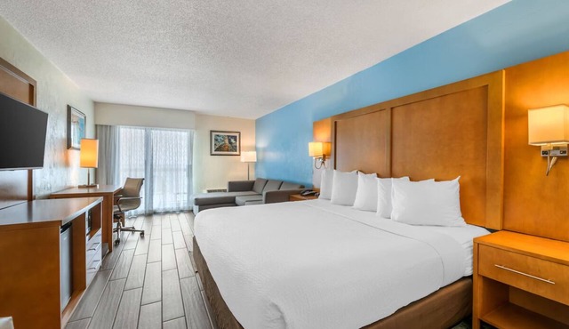 Tranquil Beachfront Stay | Unwind or Explore—Adventure Awaits by the Sea