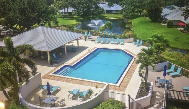 Tranquil cottage private patio and community pool