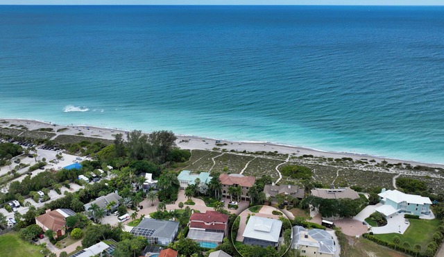 Turtle Bay Hideaway- Siesta Key FL Spacious 4-bedroom w/Private Beach Access