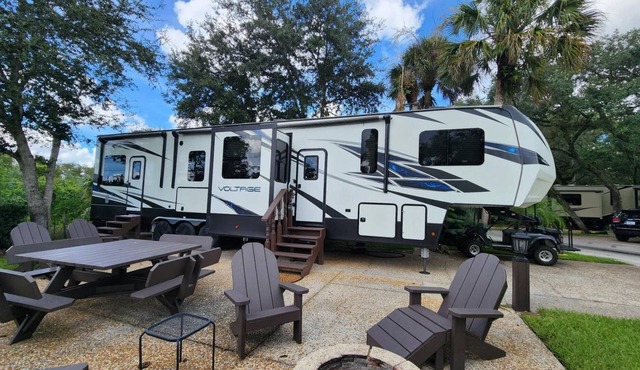 Two Bedroom On-site RV Rental at River Ranch! 407