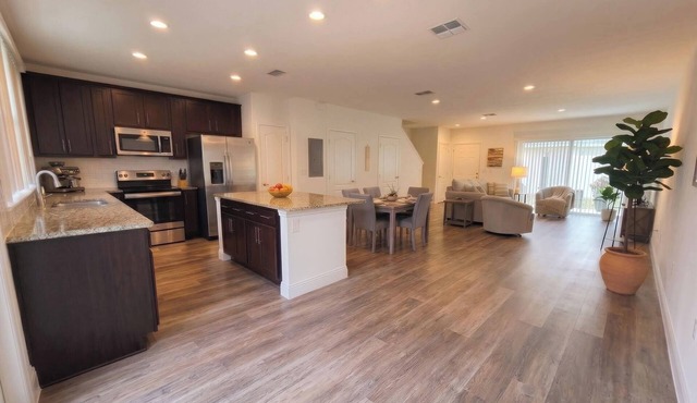 Updated Family Retreat in Gated Resort Community - Pool, Gym, Near Parks & MCO