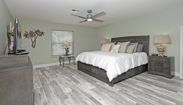 Updated Lakefront Villa!