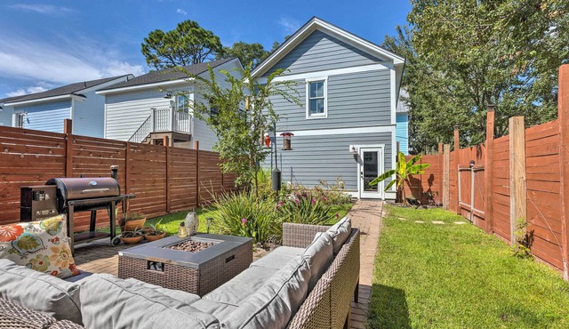 Updated Savannah Apartment - Walk to Forsyth Park!
