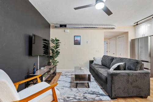 Upscale King Bed Suite ADA with Free Parking