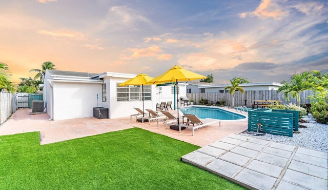 Urban Chic Private Pool Home