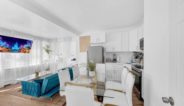 Uscale 2BR Escape in the Heart of NYC