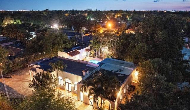 Villa Marbella - 7BR Spanish Dream Compound w/pool