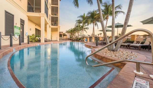 Villa on Marco Island | Outdoor Pool + Hot Tub