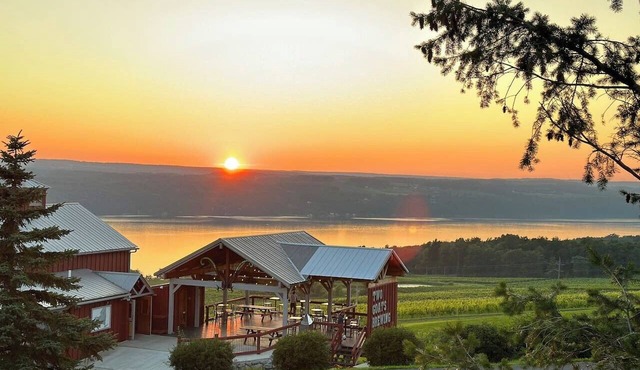 VRFLX Seneca View Estate | Group Wine Trail Stay