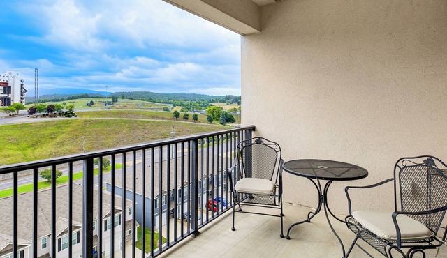 Walk to Bristol Motor Speedway: Retreat w/Pool!