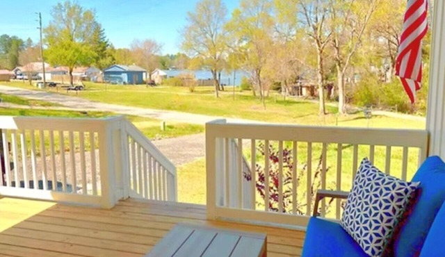 Walk to Marina, Dining & Live Music | Lake Stay - Anchor`s Away