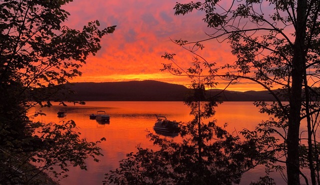 Waterfront Adirondack house: 3 bedroom, 2 bath, pet-friendly in Adirondack