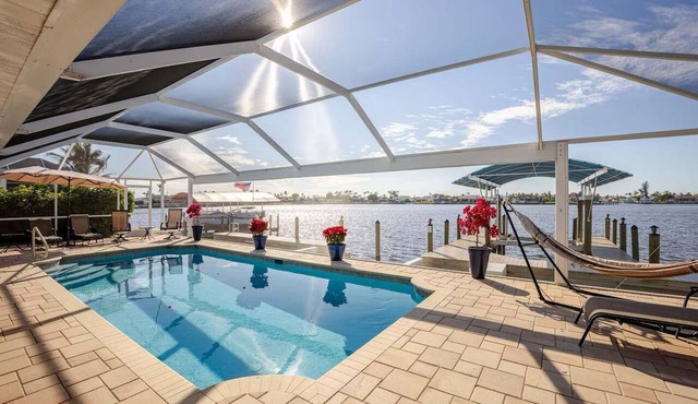 Waterfront Home: Private Pool & Stunning Sea Views