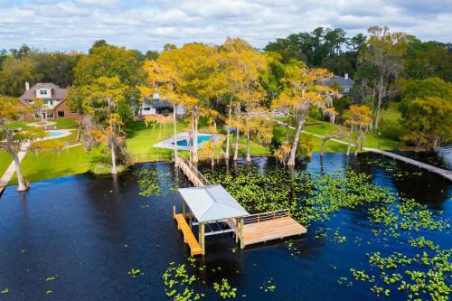 Waterfront Paradise Dock Pool Boathouse