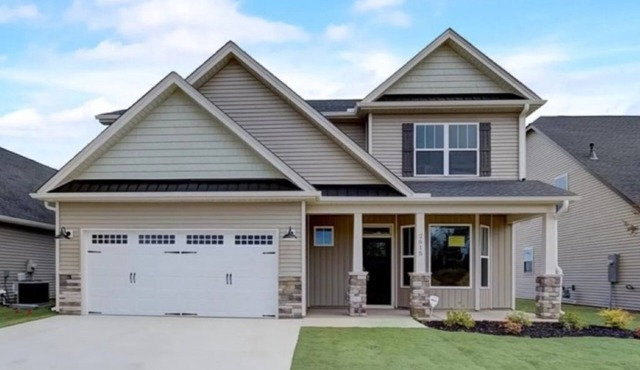 Welcome to Luxury at Snowmill. Charming 4-bedroom house in Woodruff. SC.