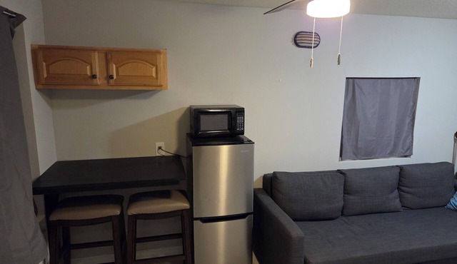Welcoming studio with AC in sunny Tampa