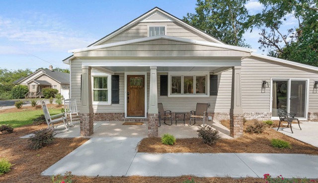 White Pine Cottage - Close to the Blue Mile!