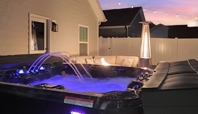 Whitewater Center Getaway · Hot Tub, games & fire pit