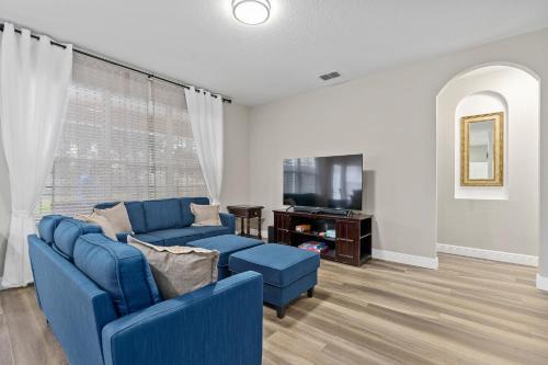 WindsorHills Villa Pool Resort Amenities Minutes to Disney