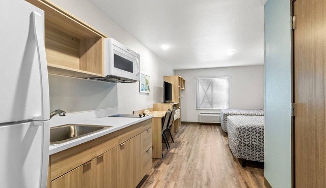 WoodSpring Suites Washington Meadowlands PA