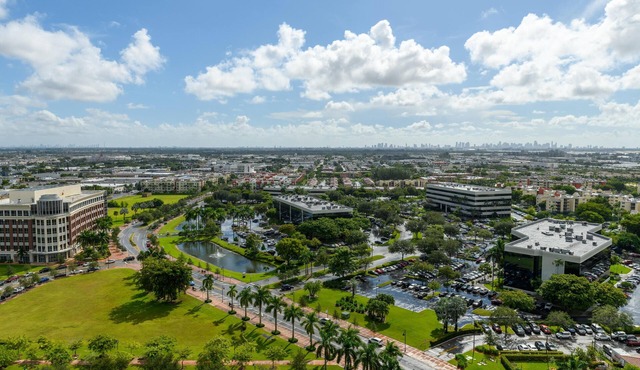 Your Doral Hideaway: 1BR Luxury