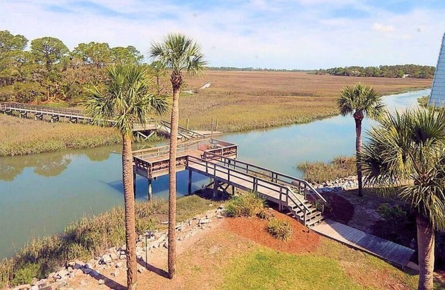 Cozy Tidal Creek Villa w/ Private Dock Access & Amazing Sunset Marsh Views
