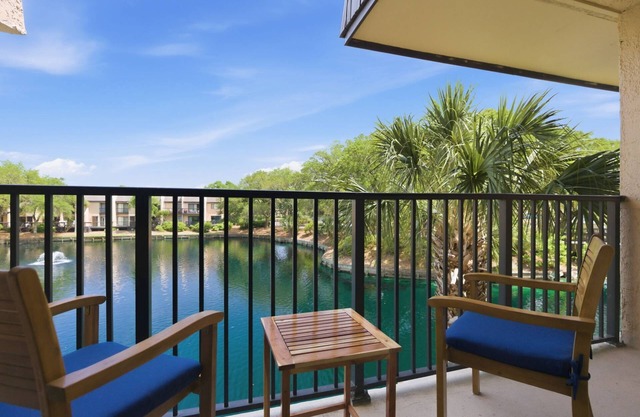 Multi Level, Island Club, Oceanfront Complex, Great Amenities, Lagoon View, Balcony, Pool, Tennis