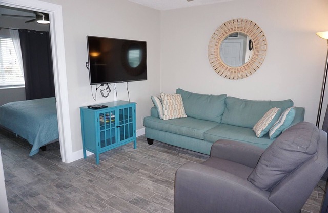Redington Surf Resort 04 1BR