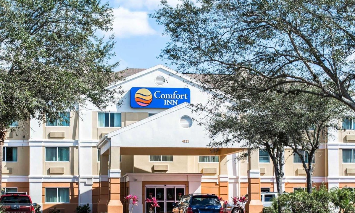Fort Myers Hotel | Comfort Inn Fort Myers Northeast