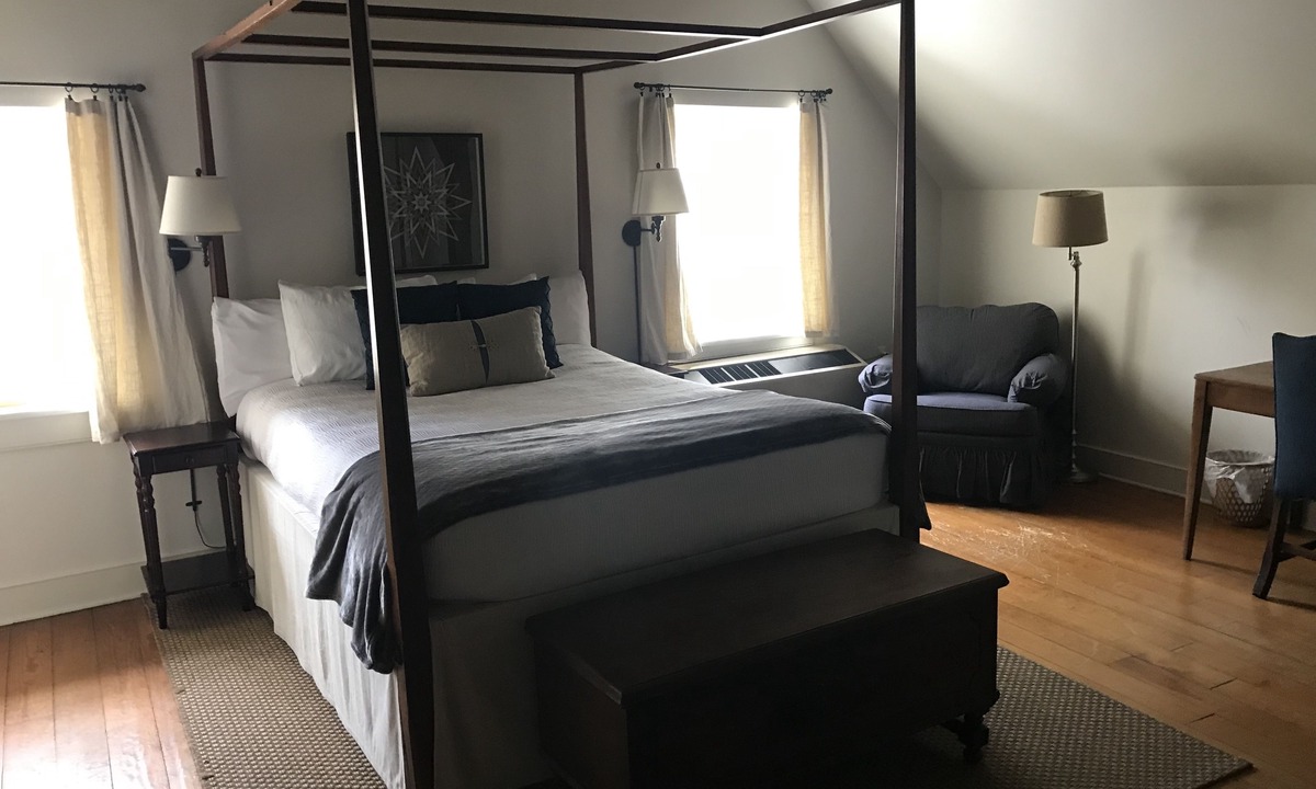 Hope Bed & Breakfast | Inn at Millrace Pond